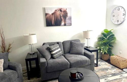 NEW - Mins to Hospitals - Manchester - Derry - Nashua - Concord - Queen Bed - Foto 23