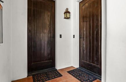 LV020 Upgraded LV Studio with a Private Balcony - Photo 3