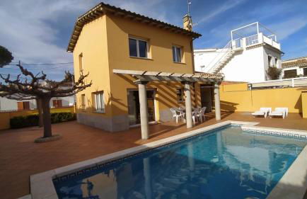 Magnolia l'Escala 2, casa con piscina y barbacoa a 100m de la playa - Foto 1