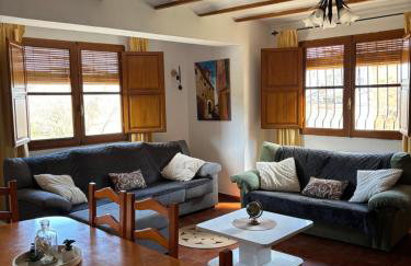 RuralRusticHome - Photo 1