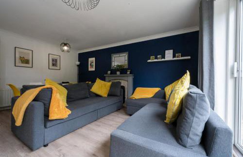 Spacious 5-bedroom home perfect for large groups - Foto 43