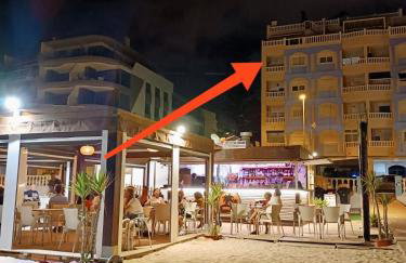 Beachfront apartment, sea view, pool, close to bars and restaurants - Photo 16