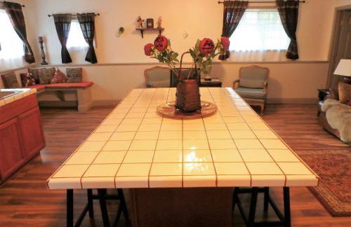 NEW CHARMING 2 BEDROOMS UNIT CLOSE TO EVERYTHING - Foto 31