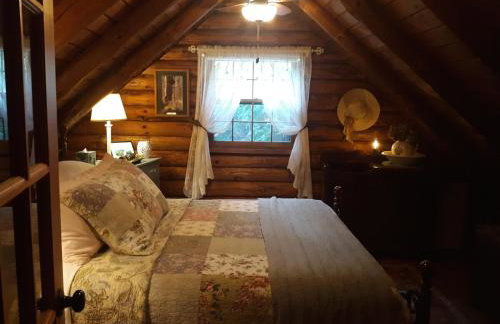 Deer Valley Retreat, Lovely Log Cabin with Fireplace & Garden Views- Perfect for a Relaxing Getaway! - Foto 61