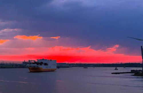 Serenity Waterfront 2 Bed Apartment - Foto 77