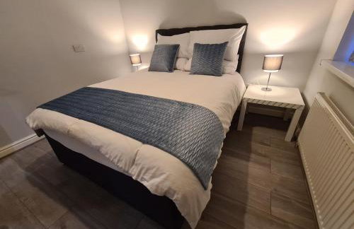 Whole House - 4 Bedrooms - Parking - Sleeps 8 - Foto 23