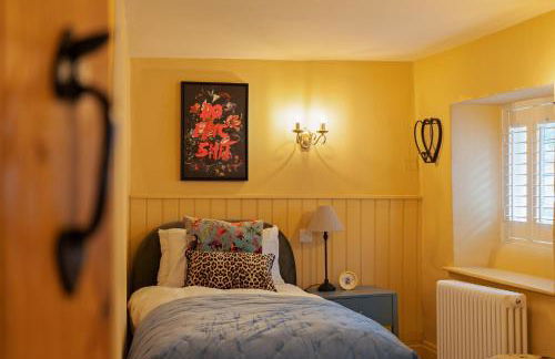 St James Cottage - Luxurious Dorset Escape in Idyllic Milton Abbas - Photo 25