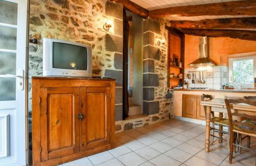 Holiday Home in Saint-beauzire With Garden and Private Terrace - Foto 16