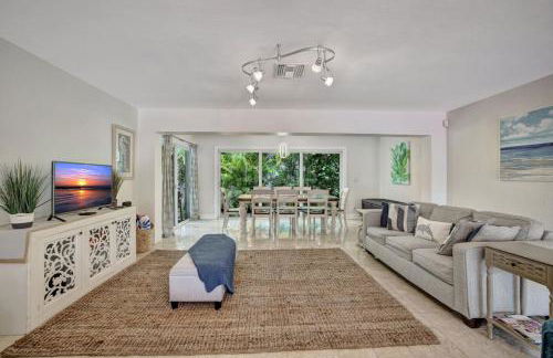 Stylish 2br 3ba with Heated Pool plus Beach Walkable - Foto 26