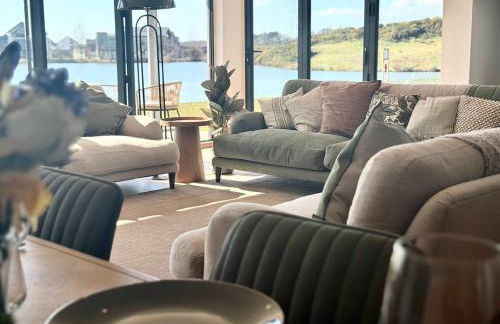 Still Waters - Luxury Lakeside Retreat with Hot Tub - Photo 33