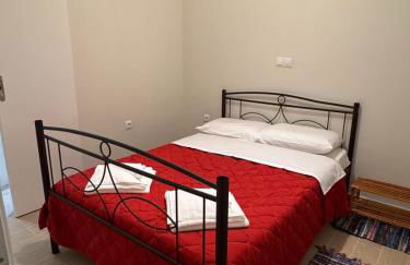 Tami House - Photo 10