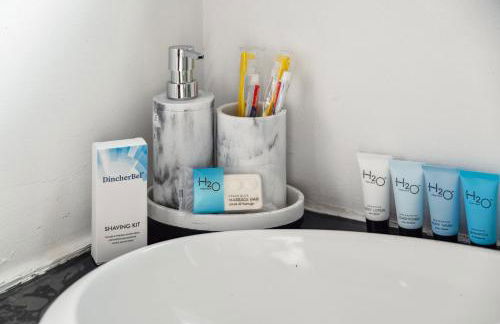 Quiet Home with Spectacular Scenic Mountain Views near Universal Studios Hollywood - Photo 20