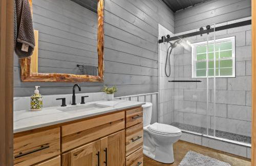 Pole Barn - Rustic 1BR Family Retreat with Open Views - Foto 30