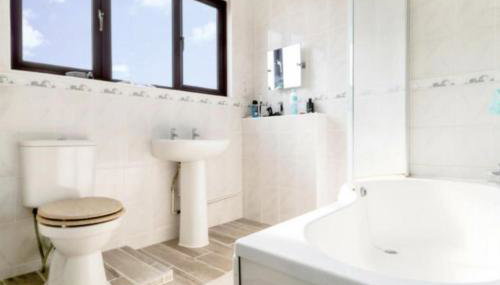 Pet Friendly Home in Chelmsford-Hot Tub-Sleeps 6 - Foto 2