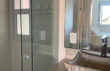 Apt Pé na Areia Floripa - Praia dos Açores - Churrasqueira na Varanda e Piscina - Foto 20