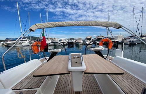 TROIA - Veleiro em marina - Foto 16