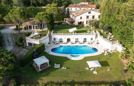 Living la Dolce Vita with pool - Photo 24