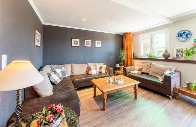 Pretty House in the Ardennes With Swimming Pool & Games Room - Photo 15