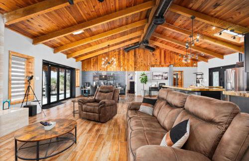 4000 SF, 20 Acre Gated Luxe Estate, Game Room, Pano View, Pool, Spa - Foto 77