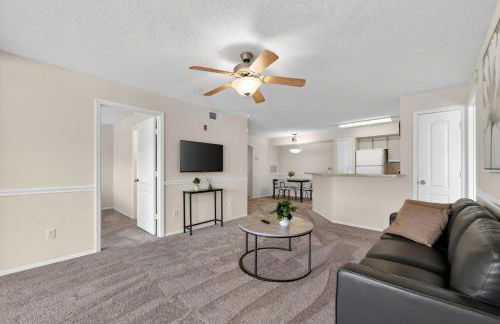 Modern 2BR Stay in Prime Location - Foto 9