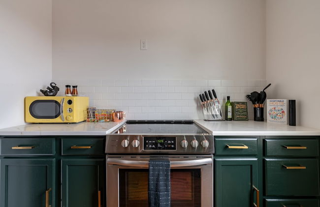 Prime Location Top Rated Clean Parking Free - Foto 25