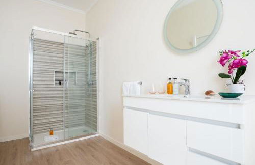 Villa La Perla by LovelyStay - Photo 40