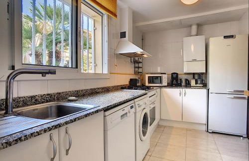 R164 Casa adosada con piscina comunitaria 3000m2 - Foto 4