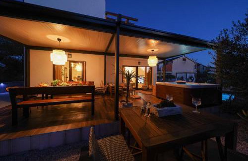 Villa Suncica with Heated Pool, Jacuzzi and Bikes near Zadar - Foto 16