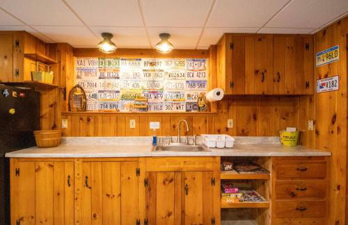 Lakefront Home with Seasonal Dock in Limerick! - Foto 25