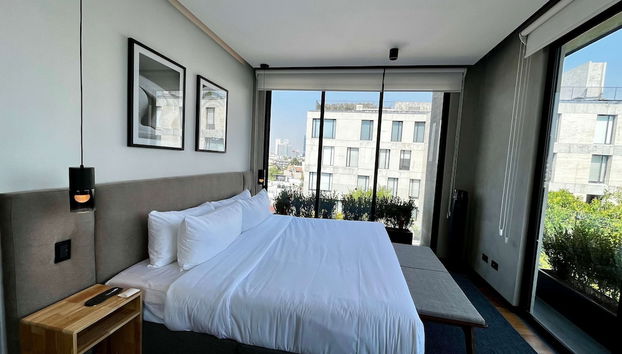 w Amazing 2BR With Elegant Balcony in Roma Nte - Foto 2, Habitación