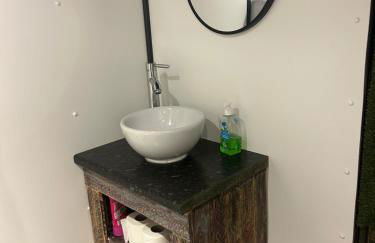 Rhodes To Serenity - Showmans Van - Foto 17