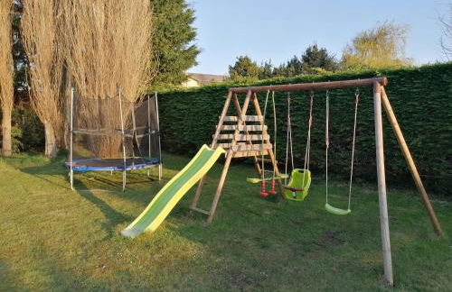 L'effet mer Maison rénovée lumineuse tout confort belle terrasse grand jardin clos sans vis à vis parking jeux pour enfants 5 mn à pied de la plage d'Asnelles et centre bourg - proche Bayeux au coeur des plages du débarquement - Foto 10