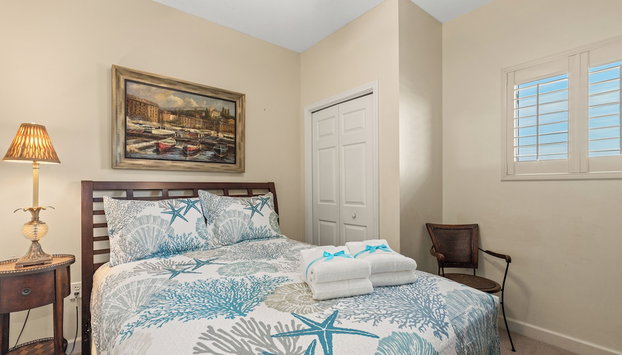 Beachfront Bliss Awaits: 2-bed, 2-bath Condo at Sterling Reef - Sleeps 6! - Foto 4, Habitación