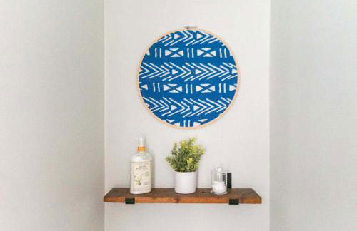 Jennifer's Stylish Apt Private Deck Backyard Oasis - Foto 27