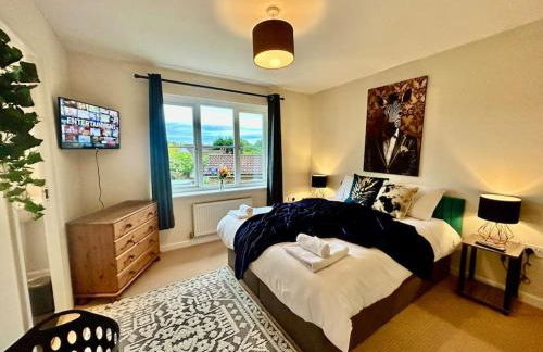 6 Bedroom House - DISC0UNTS - Parking, Contractors, Group, Family - Foto 3