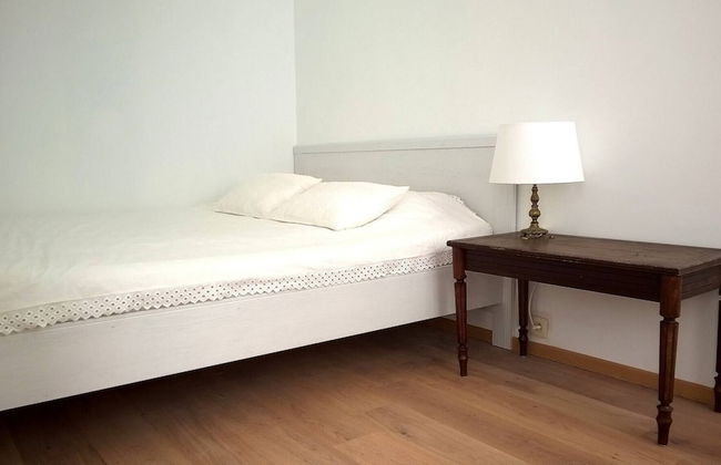 Almost White, Near Train, Metro N7688 - Foto 2