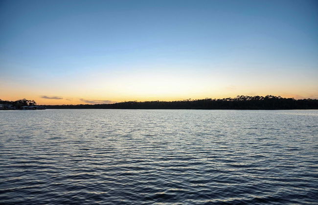 Secluded Waterfront Retreat for 23 Dock, Pets OK - Foto 33