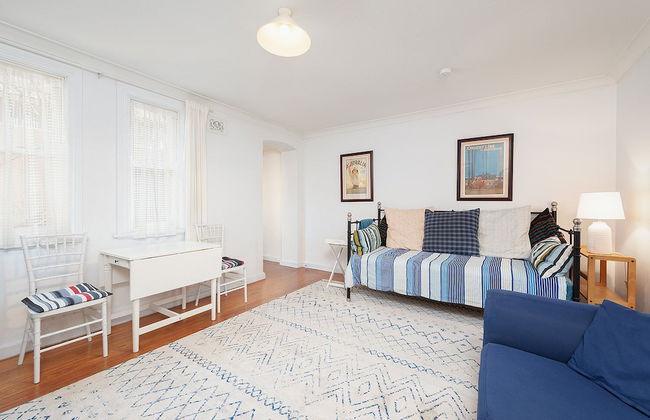 Charming Centrally Located 2 Bedroom Accommodation - Foto 11