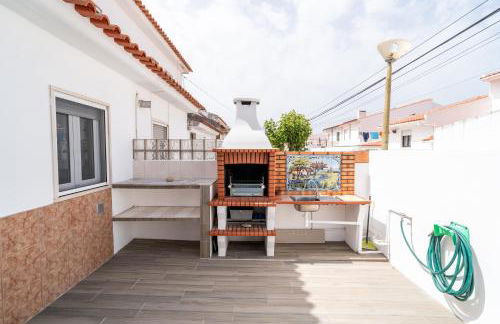 Nazare with Garden and Barbecue - Photo 3