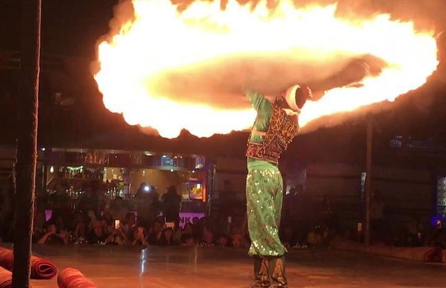 Cena barbecue serale nel deserto a Dubai - Foto 1