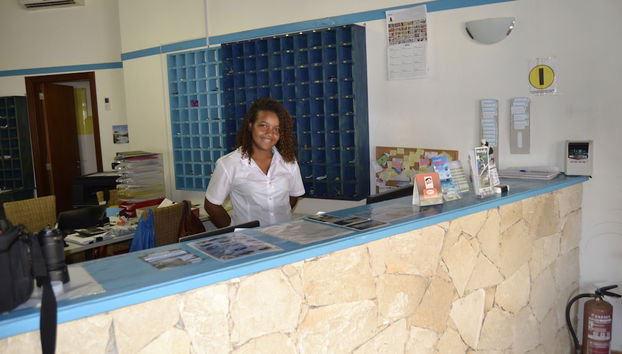 Mostrador de check-in y check-out