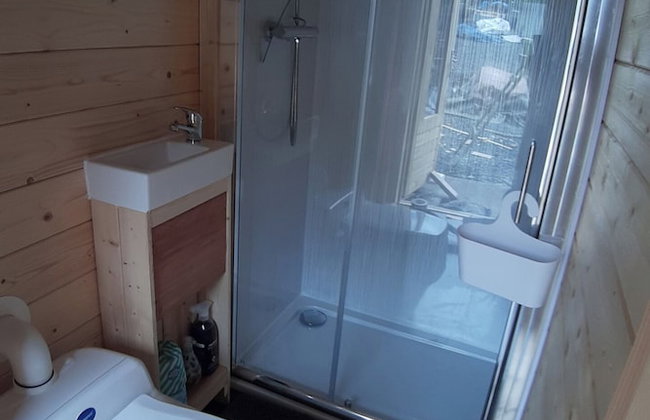 Off Grid Cabin Sleeps 2, Pets Ok, 20 min to Dunoon - Photo 20