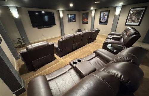 Luxury Mansion Pool Hot Tub Theater Outdoor Kitchen BBQ GM RM 2 Miles Disney - Foto 53