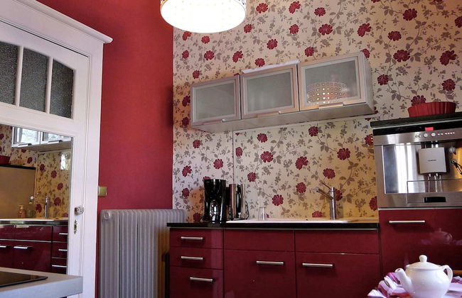 Spacious Spa Villa With Garden - Photo 9