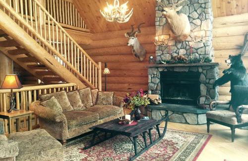 Secluded Log Cabin Nestled in the Woods in Athol, New York - Foto 2