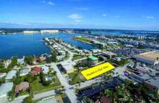 Sunset Dreams 304 Modern Madeira Beach Condo Heated Pool & Walk to Beach - Foto 26