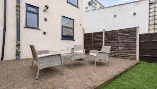 New Spacious 3-Bed House, Driveway Parking, Ideal Contractor Stay - Foto 4, Garden