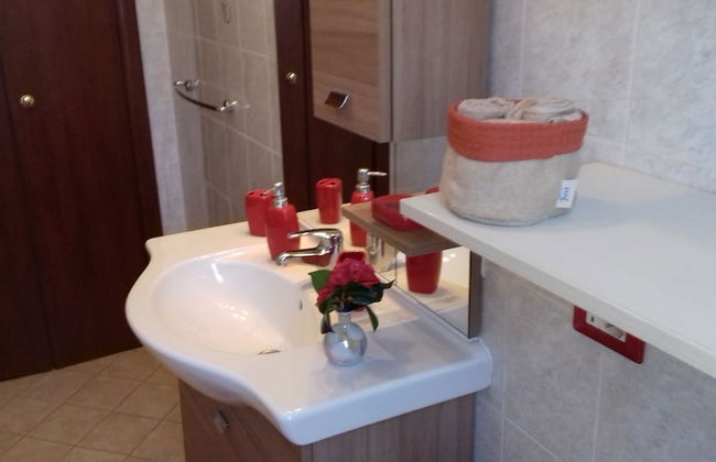 Arona-lake Maggiore Apartment in Quiet Area Suitable for Families - Foto 11