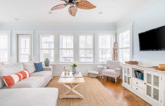 Pearl by Avantstay Idyllic Seaside Getaway w/ 2 Large Decks & Lush Garden - Foto 1