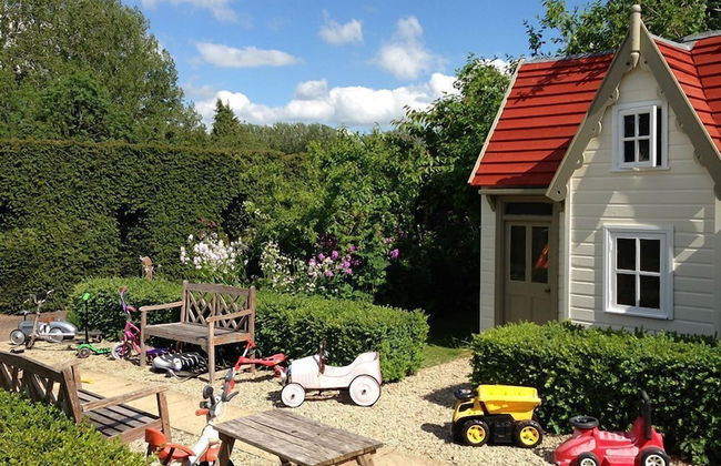 Epsom Cottage - Photo 16